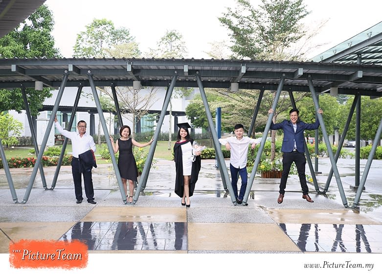 graduation-portraits-kuala-lumpur-picture-team